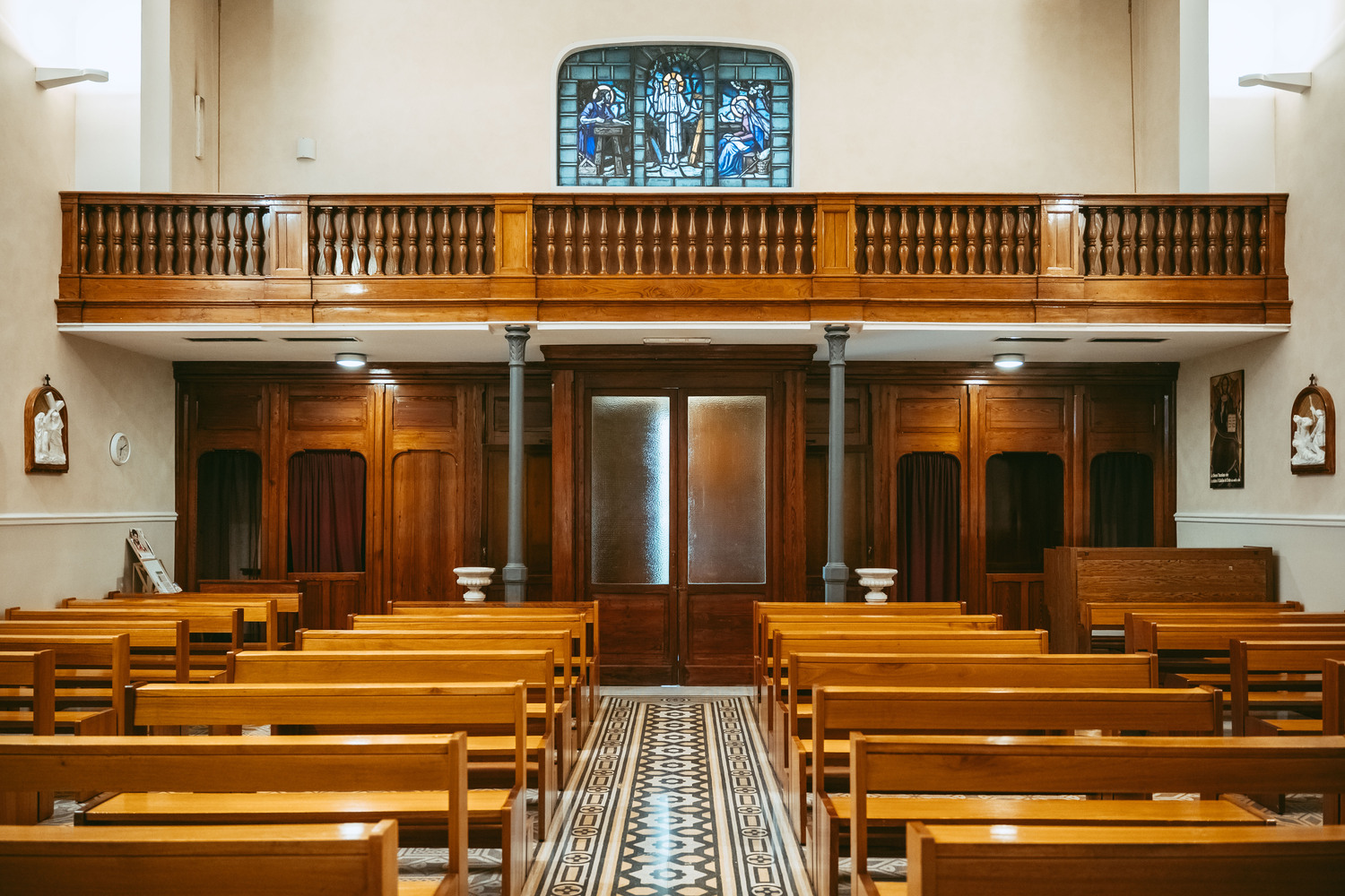 Interno della chiesa della Casa di Riposo Opera San Carlo di Nancy